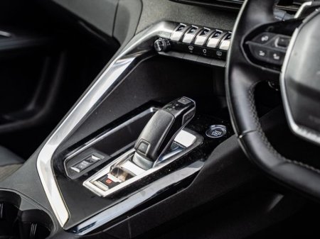 2023 Peugeot 5008 FL Allure 1.5 Blue HDI 130 AUT €34,750 thumbnail