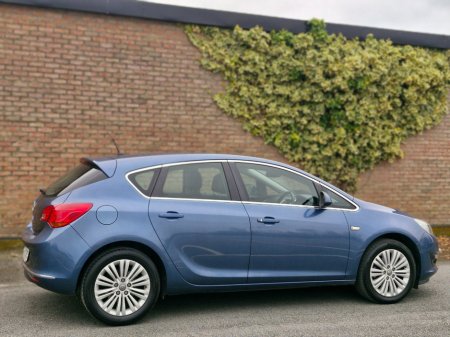 2015 Opel Astra - thumbnail 20