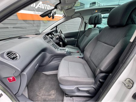 2013 Peugeot 5008 - thumbnail 10