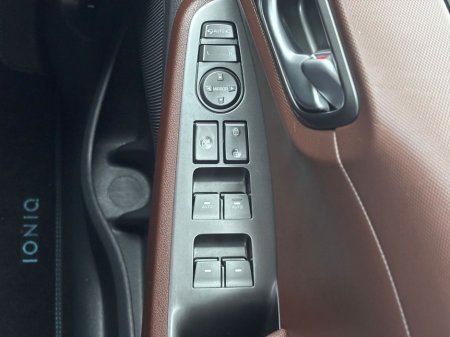 2020 Hyundai Ioniq PREMIUM SE PHEV S-A €19,638 thumbnail