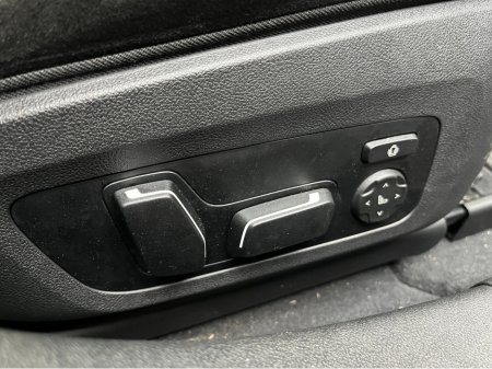 2025 BMW i4 - thumbnail 14