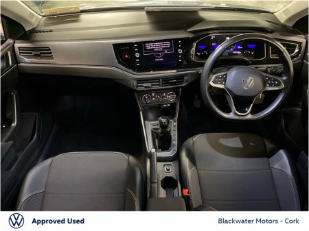 2024 Volkswagen Taigo - view 2