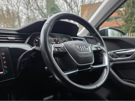 2020 Audi e-tron TECHNIK 50 QUATTRO AUTO. HUGE SPEC. FINANCE ARRANGED. SIMI. AA APPROVED. thumbnail