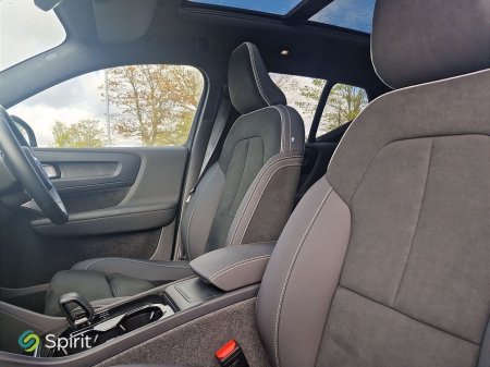 2025 Volvo EX40 - photo 3