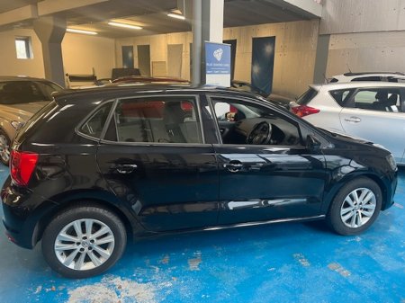 2015 Volkswagen Polo - view 2