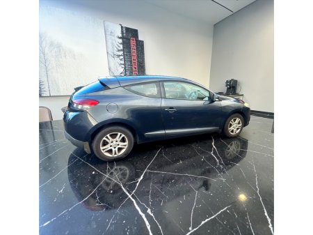 2010 Renault Megane - thumbnail 3