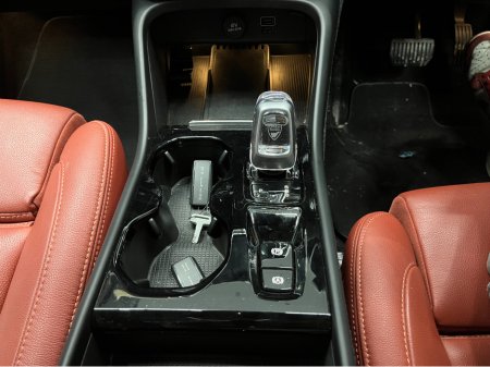 2020 Volvo XC40 €30950 2020 VOLVO XC40 RECHARGE PLUG-IN HYBRID T5 1.5 AUTOMATIC / CRUISE CONTROL / 360° PARKING CAMERA / ELECTRIC MEMORY & HEATED SEATS / HEATED STEERING WHEEL / PANORAMIC SUNROOF / HEATED REAR SEATS €30,950 thumbnail