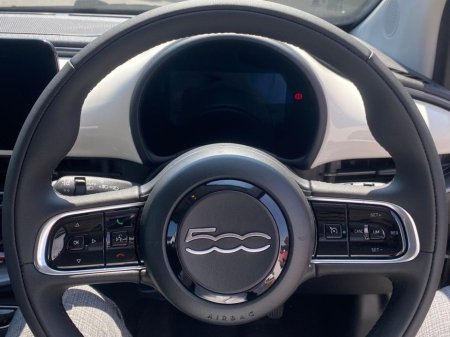 2025 Fiat 500e Icon EV 320km Range €19,950 thumbnail