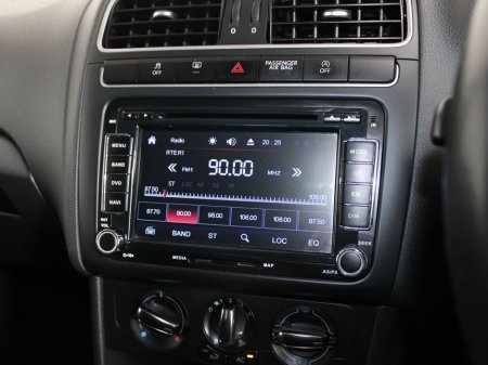 2012 Volkswagen Polo - thumbnail 16