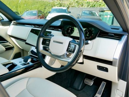 2025 Land Rover Range Rover - thumbnail 15