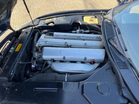 1996 Aston Martin DB7 - thumbnail 4