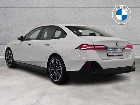 2024 BMW 5 Series - view 2