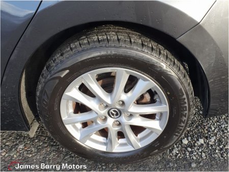 2017 Mazda Mazda3 1.5D 4DR (105ps) EXECUTIVE SE €10,950 thumbnail