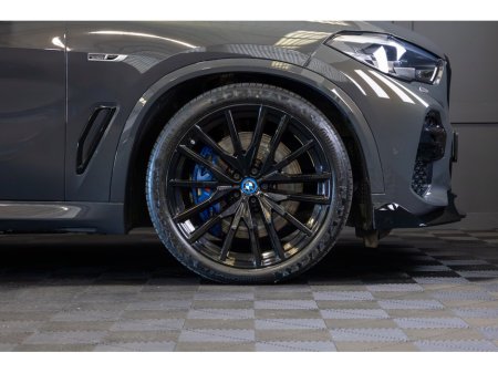 2022 BMW X5 xDrive45e M Sport €65,950