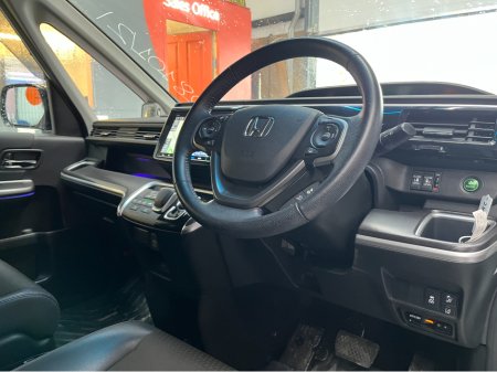 2021 Honda Stepwagon - thumbnail 10