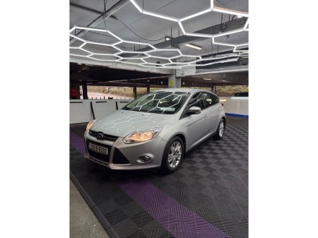 2013 Ford Focus - view 3