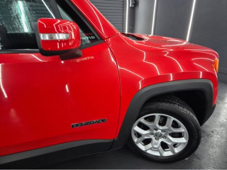 2016 Jeep Renegade - view 3