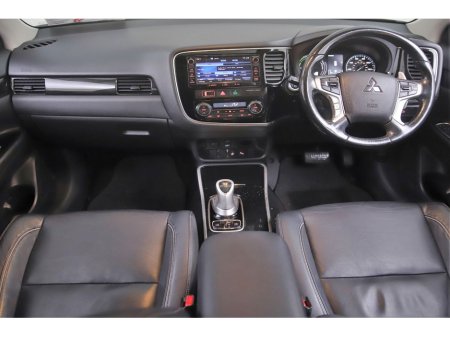 2017 Mitsubishi Outlander - thumbnail 13