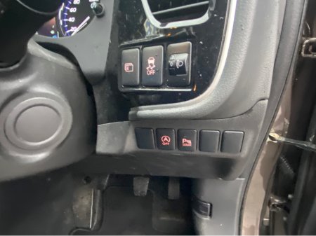 2016 Mitsubishi Outlander 2.3 DSL  4WD 6 SPEED 7 SEATER  TINY  KMS  FULL  SERVICE HISTORY €15,950 thumbnail