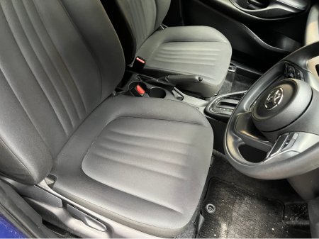 2022 Toyota Yaris - thumbnail 9