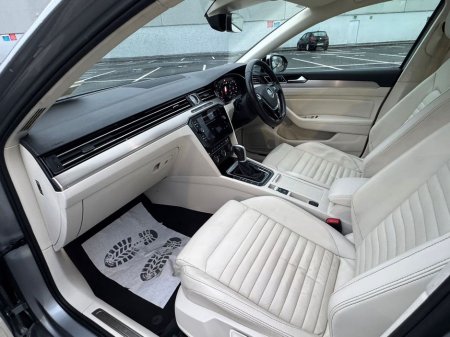 2018 Volkswagen Passat - thumbnail 14