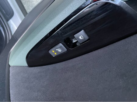 2025 Kia Sportage 251 K3 HEV HYBRID LOW KMS AS NEW EXAMPLE....JUNEW !! €41,995 thumbnail