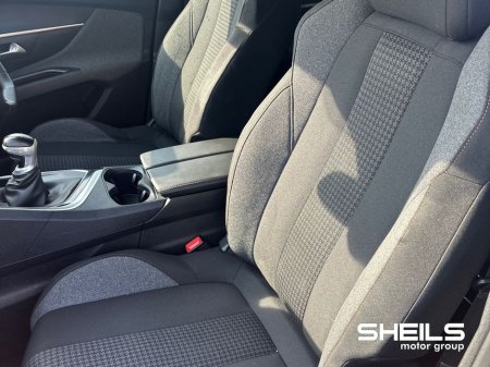 2021 Peugeot 5008 - thumbnail 5