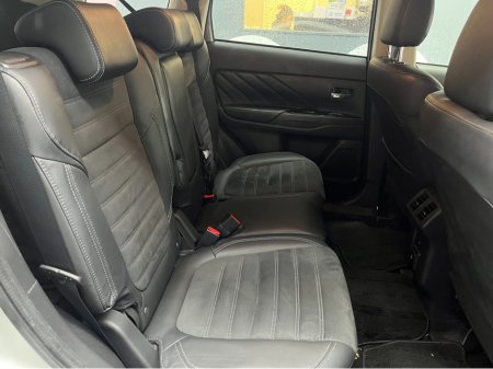 2020 Mitsubishi Outlander €23950! 2020 MITSUBISHI OUTLANDER PHEV G PLUS PACKAGE 2.4 AUTOMATIC / CRUISE CONTROL / 360° PARKING CAMERA / ELECTRIC MEMORY & HEATED SEATS / PADDLE SHIFTERS / HEATED STEERING WHEEL €23,950 thumbnail