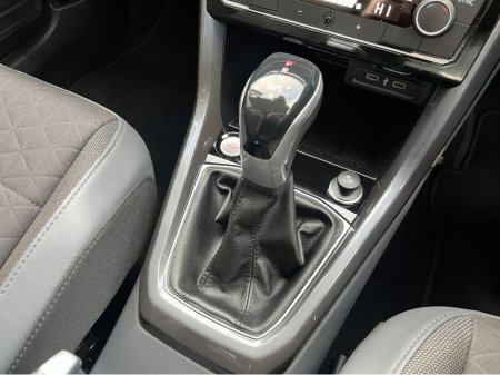 2021 Volkswagen T-Cross STYLE AUTOMATIC 1.0 PETROL //HALF LEATHER SEATS//KEYLESS ENTRY//ADAPTIVE CRUISE CONTROL//REVERSE CAMERA// €22,950 thumbnail