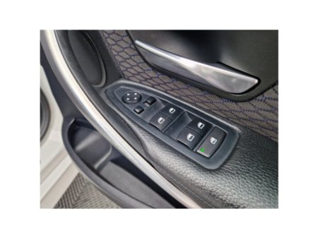 2013 BMW 3 Series - thumbnail 31