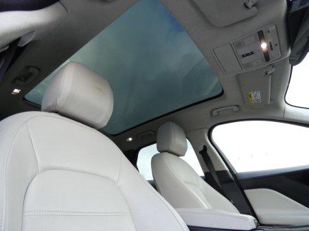 2020 Jaguar F-Pace RWD 2.0 D 180PS Chequered Flag Auto €26,950 thumbnail