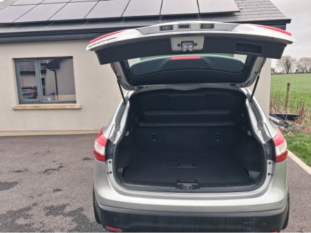 2014 Nissan Qashqai 1.5 DSL SV 4DR €8,950 thumbnail