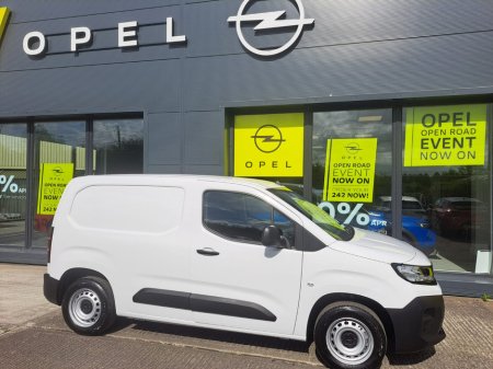 2024 Opel Combo  €17,950 thumbnail