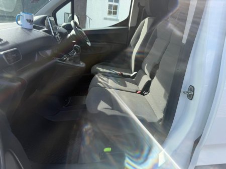 2019 Peugeot Partner - thumbnail 13
