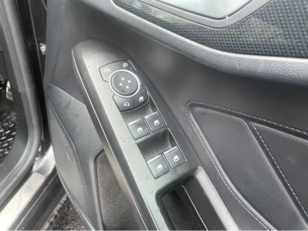 2021 Ford Focus ST-LINE EDITION 5DR 1.5 TD 120 M6 €21,950 thumbnail