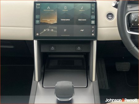 2025 Land Rover Discovery Sport 1.5 I3 PHEV 309 PS AWD S Auto (Land Rover Warranty until 2030) €69,900 thumbnail