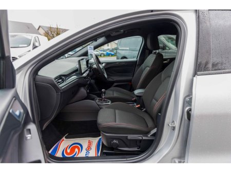 2023 Ford Focus 2023 Ford Focus Silver 1.0L EcoBoost 125PS ST-Line thumbnail