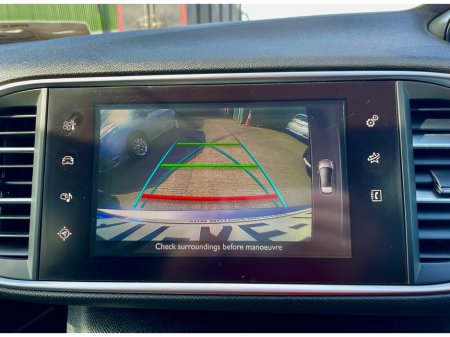 2017 Peugeot 308 - thumbnail 36