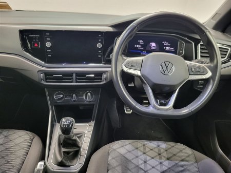 2023 Volkswagen Polo 1.0 TSI 95HP R-Line €21,975 thumbnail