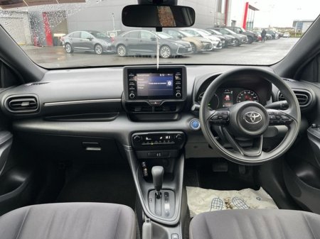 2021 Toyota Yaris YARIS 1.5 HYBRID €18,950 thumbnail