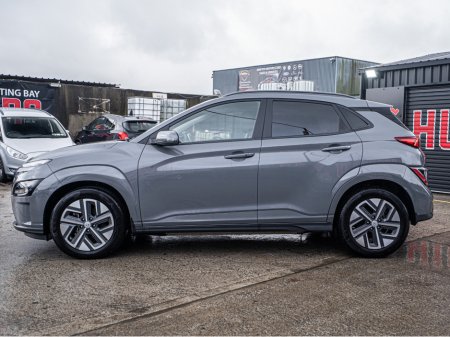 2024 Hyundai Kona 2024 Hyundai Kona EV Premium/SOH 100%/1yr warranty €24,888 thumbnail
