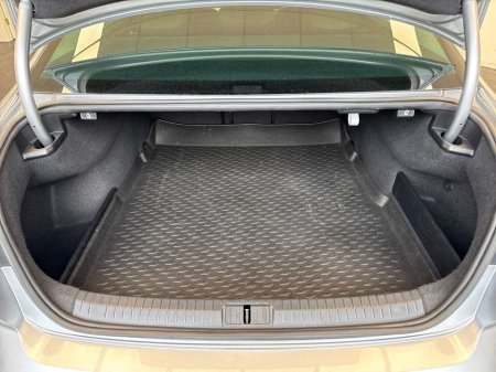 2019 Volkswagen Passat - thumbnail 10