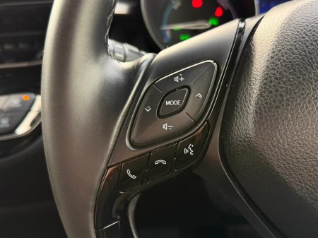 2017 Toyota C-HR (171) 1.8 HYBRID SPORT AUTO €18,950 thumbnail
