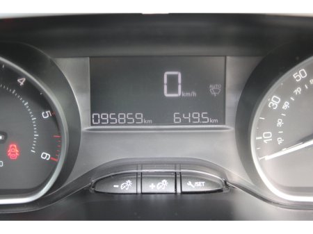 2018 Peugeot 2008 - thumbnail 14