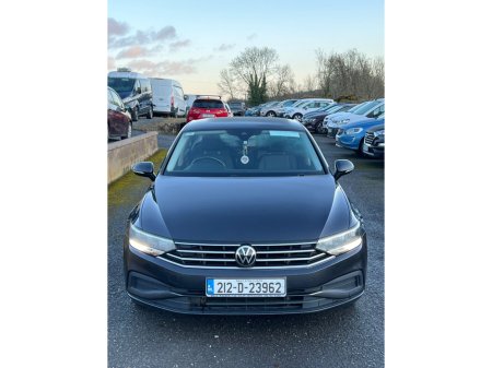 2021 Volkswagen Passat 2.0 TDI 150HP €15,950 thumbnail