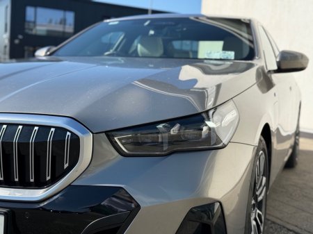 2024 BMW 5 Series - thumbnail 16