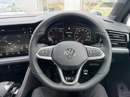 2026 Volkswagen Touareg Touareg R-Line Final Edition 231HP €113,980 thumbnail