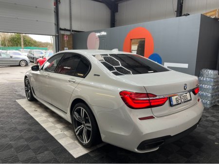 2016 BMW 7 Series 2016 BMW 740E IPERFORMANCE M-SPORT 2.0 AUTOMATIC / CRUISE CONTROL / 360° PARKING CAMERA / ELECTRIC MEMORY HEATED & MASSAGING SEATS / HEATED REAR SEATS / PANORAMIC SUNROOF / PADDLE SHIFTERS AND MORE thumbnail