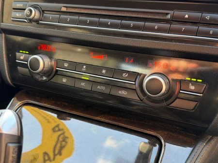 2016 BMW 5 Series - thumbnail 16