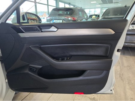 2019 Volkswagen Passat - thumbnail 9